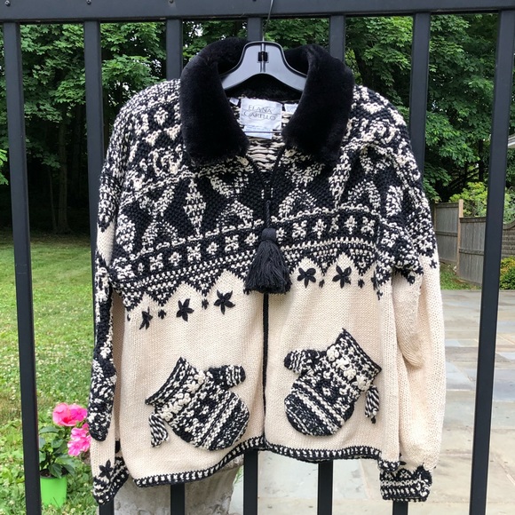 Vintage Elana Carello Mitten Tassel Sweater Sz S - Picture 2 of 5